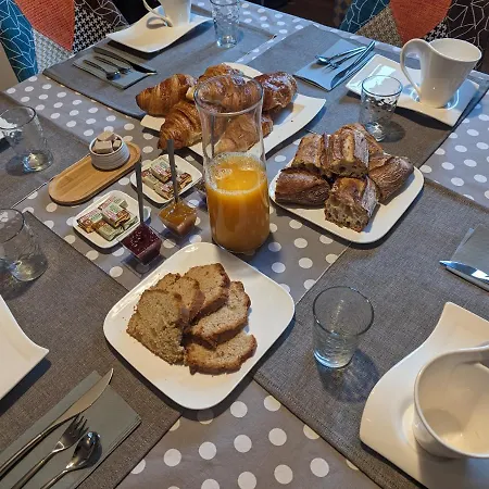 Anne Et Stan - Avec Petit Dejeuner - Proche Centre Et Circuit Nocleg ze śniadaniem *